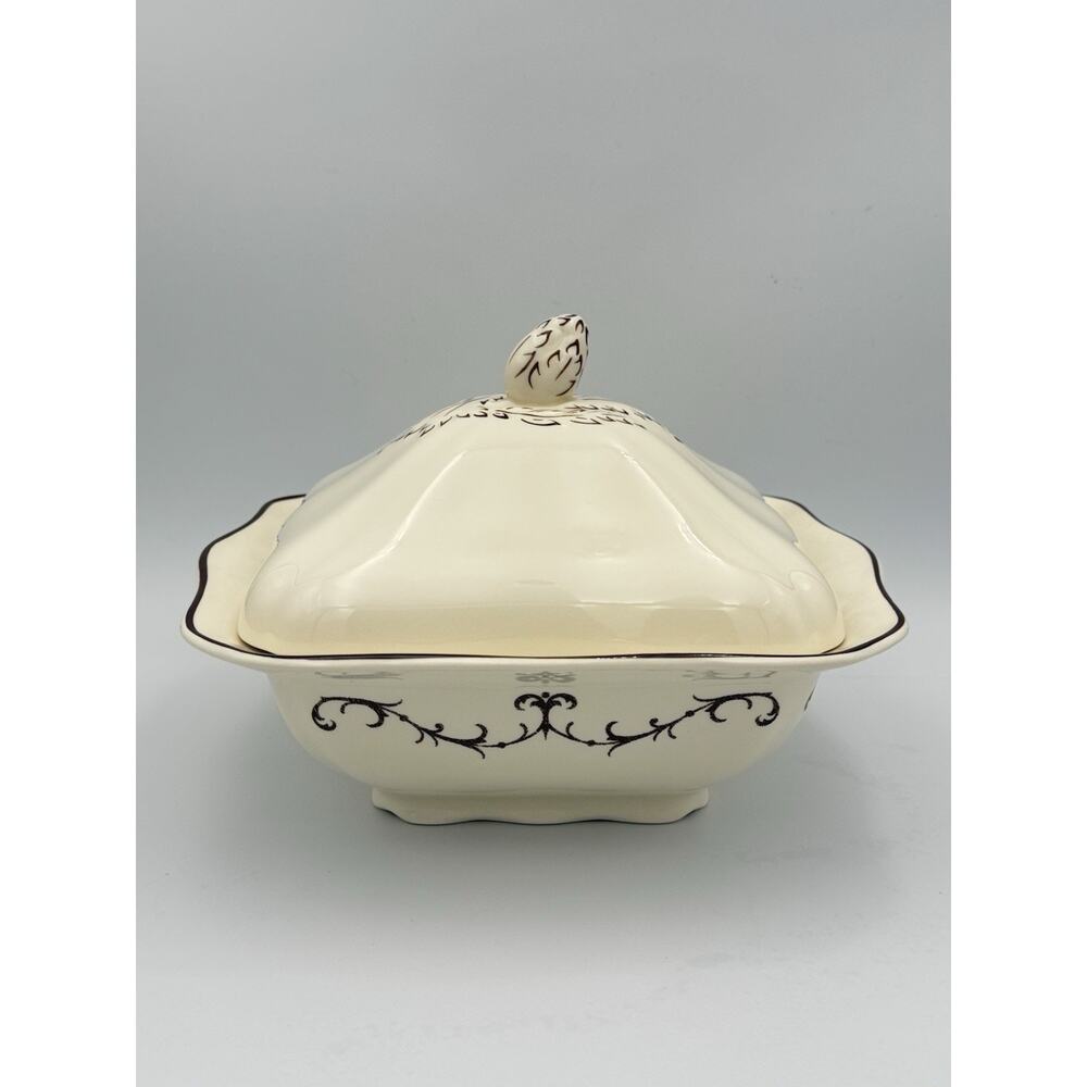 Wedgwood Queensware Queens Filigree Covered Side Dish